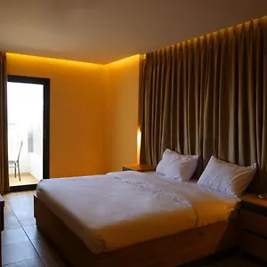 The Palm فندق